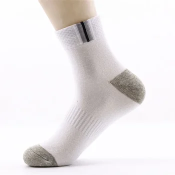 Mid -tube мъжки чорапи чорапи производители на едро средата -tube мъжки плътен цвят чорапи за възрастни спортни чорапи и вана за крака