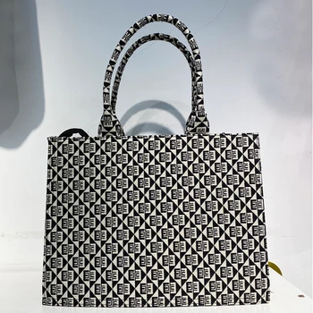 Голяма пазарска чанта Памучен плат Голям капацитет Луксозни дизайнерски чанти за жени 2023 Нова модна чанта рамо Crossbody Дамска чанта