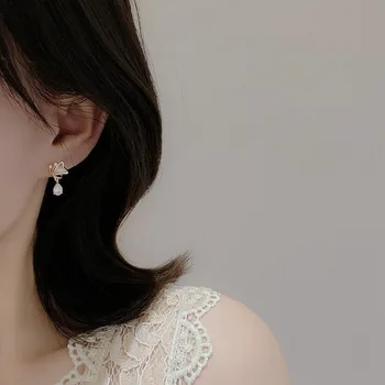 Нова корейска мода S925 Сребърни дамски аксесоари Подарък перла Stud обеци